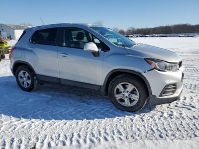 Czwarte zdjęcie samochodu z boku: 2019 CHEVROLET TRAX LS VIN:3GNCJKSB8KL209326 - miniatura