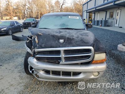 Piąte zdjęcie samochodu w środku: 2002 DODGE DAKOTA QUAD SLT VIN:1B7HL48N12S541728 - miniatura