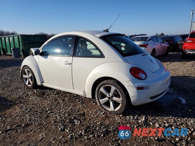 Drugie zdjęcie samochodu z przodu: 2008 VOLKSWAGEN NEW BEETLE TRIPLE WHITE VIN:3VWFW31C68M524651 - miniatura