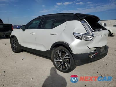 Drugie zdjęcie samochodu z przodu: 2022 VOLVO XC40 T5 R-DESIGN VIN:YV4162UM0N2693446 - miniatura
