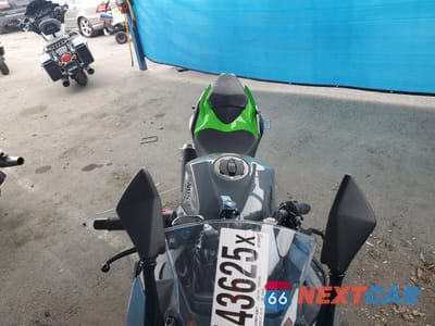 Piąte zdjęcie samochodu w środku: 2019 KAWASAKI EX400 VIN:JKAEXKG14KDA29599 - miniatura