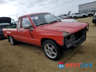 Czwarte zdjęcie samochodu z boku: 1987 TOYOTA PICKUP XTRACAB RN70 DLX VIN:JT4RN70D9H0027911 - miniatura
