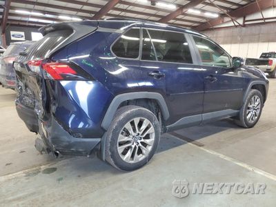 Trzecie zdjęcie samochodu z tyłu: 2019 TOYOTA RAV4 XLE PREMIUM VIN:2T3A1RFV4KC033740 - miniatura