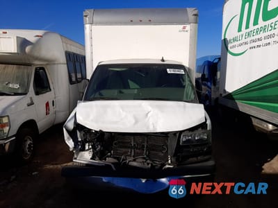 Piąte zdjęcie samochodu w środku: 2019 CHEVROLET EXPRESS G4500 VIN:1HA6GUCG3KN013025 - miniatura
