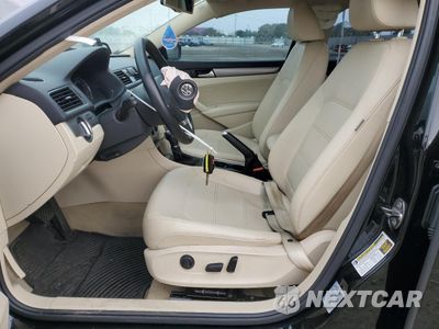 Zdjęcie 7 z 13 samochodu: 2014 VOLKSWAGEN PASSAT SE VIN:1VWBT7A34EC104429 - miniatura