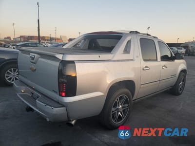 Trzecie zdjęcie samochodu z tyłu: 2011 CHEVROLET AVALANCHE LTZ VIN:3GNMCGE02BG305032 - miniatura