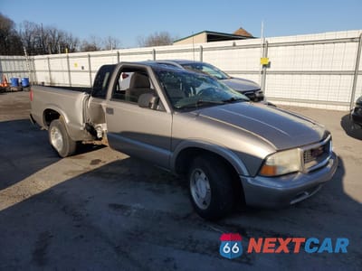 Czwarte zdjęcie samochodu z boku: 2003 GMC SONOMA VIN:1GTCS19X338173711 - miniatura