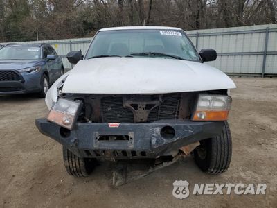 Piąte zdjęcie samochodu w środku: 2002 GMC SONOMA VIN:1GTDT13W22K197422 - miniatura