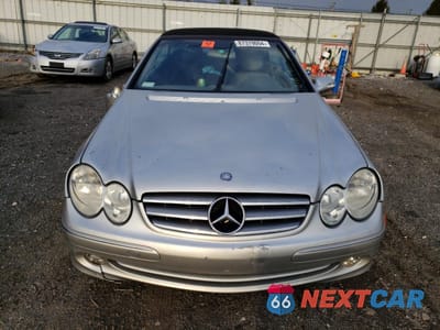 Piąte zdjęcie samochodu w środku: 2005 MERCEDES-BENZ CLK 320 VIN:WDBTK65J35F121250 - miniatura