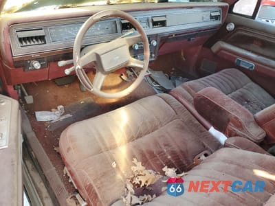 Zdjęcie 8 z 12 samochodu: 1994 FORD CROWN VICTORIA LX VIN:2FALP74W2RX176598 - miniatura