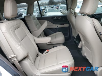 Zdjęcie 10 z 14 samochodu: 2022 LINCOLN AVIATOR RESERVE VIN:5LM5J7WCXNGL21676 - miniatura