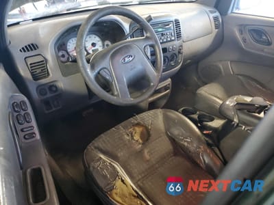 Zdjęcie 8 z 15 samochodu: 2002 FORD ESCAPE XLS VIN:1FMYU02112KB77558 - miniatura