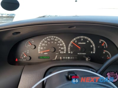 Zdjęcie 9 z 15 samochodu: 2000 FORD EXPEDITION XLT VIN:1FMEU15L3YLC38921 - miniatura