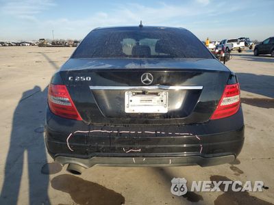Zdjęcie 6 z 15 samochodu: 2014 MERCEDES-BENZ C 250 VIN:WDDGF4HB4EG252199 - miniatura