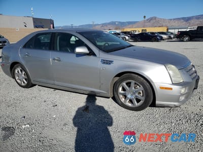 Czwarte zdjęcie samochodu z boku: 2008 CADILLAC STS VIN:1G6DK67V780175067 - miniatura