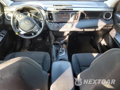 Zdjęcie 8 z 16 samochodu: 2017 TOYOTA RAV4 XLE VIN:JTMWFREVXHD094328 - miniatura