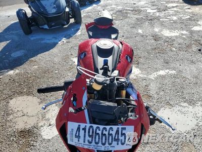 Piąte zdjęcie samochodu w środku: 2024 HONDA CBR1000 RA VIN:JH2SC7750RK700183 - miniatura