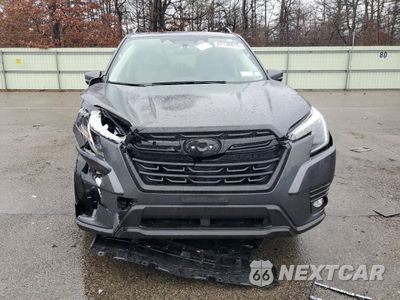 Piąte zdjęcie samochodu w środku: 2024 SUBARU FORESTER LIMITED VIN:JF2SKALCXRH426731 - miniatura