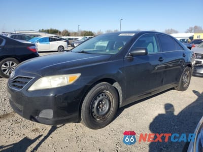 2011 TOYOTA CAMRY BASE 4T1BF3EK1BU180714 - główne zdjęcie licytacji z USA - miniatura