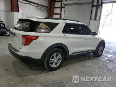 Trzecie zdjęcie samochodu z tyłu: 2021 FORD EXPLORER XLT VIN:1FMSK8DH9MGA66220 - miniatura