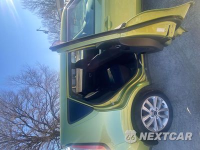 Zdjęcie 6 z 10 samochodu: 2017 KIA SOUL + VIN:KNDJP3A52H7882433 - miniatura