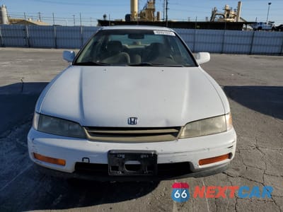 Piąte zdjęcie samochodu w środku: 1994 HONDA ACCORD EX VIN:JHMCD565XRC064719 - miniatura