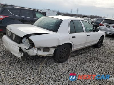 Trzecie zdjęcie samochodu z tyłu: 2011 FORD CROWN VICTORIA POLICE INTERCEPTOR VIN:2FABP7BV6BX125701 - miniatura