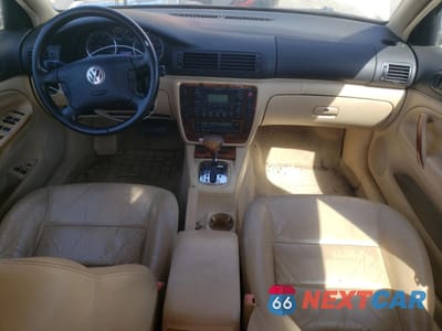 Zdjęcie 8 z 12 samochodu: 2003 VOLKSWAGEN PASSAT GLX VIN:WVWRH63B73P038515 - miniatura