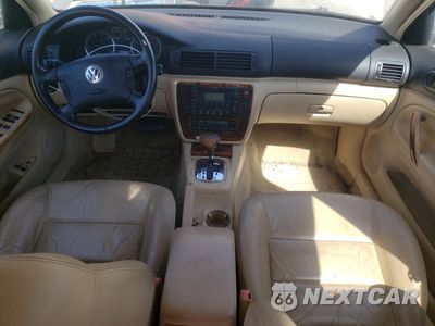 Zdjęcie 8 z 12 samochodu: 2003 VOLKSWAGEN PASSAT GLX VIN:WVWRH63B73P038515 - miniatura