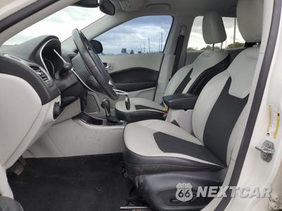 Zdjęcie 7 z 13 samochodu: 2019 JEEP COMPASS LATITUDE VIN:3C4NJCBB3KT699410 - miniatura