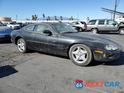 Czwarte zdjęcie samochodu z boku: 1997 JAGUAR XK8 VIN:SAJGX5740VC001253 - miniatura