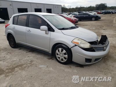 Czwarte zdjęcie samochodu z boku: 2009 NISSAN VERSA S VIN:3N1BC13E89L468039 - miniatura
