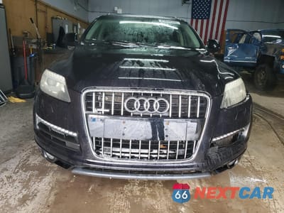 Piąte zdjęcie samochodu w środku: 2012 AUDI Q7 PREMIUM PLUS VIN:WA1LMAFE6CD008301 - miniatura