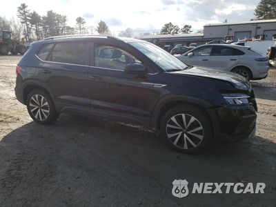 Czwarte zdjęcie samochodu z boku: 2022 VOLKSWAGEN TAOS SE VIN:3VVYX7B20NM047900 - miniatura