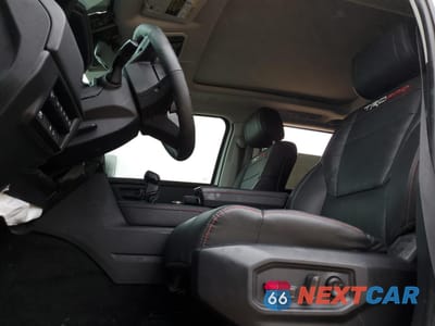 Zdjęcie 7 z 16 samochodu: 2023 TOYOTA SEQUOIA SR5 VIN:7SVAAABA5PX009815 - miniatura