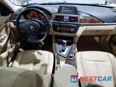 Zdjęcie 8 z 13 samochodu: 2014 BMW 320 I XDRIVE VIN:WBA3C3G50ENR25764 - miniatura