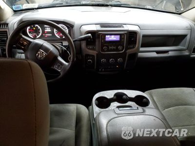 Zdjęcie 8 z 13 samochodu: 2014 RAM 2500 ST VIN:3C6UR5CJ4EG309781 - miniatura