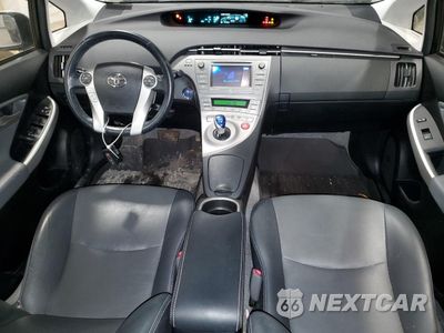 Zdjęcie 8 z 13 samochodu: 2013 TOYOTA PRIUS VIN:JTDKN3DU1D1709514 - miniatura