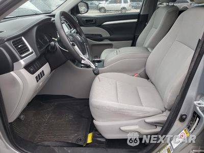 Zdjęcie 7 z 13 samochodu: 2018 TOYOTA HIGHLANDER LE VIN:5TDZARFH3JS038150 - miniatura