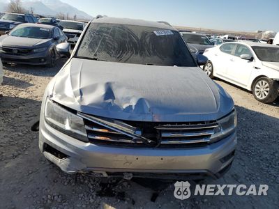 Piąte zdjęcie samochodu w środku: 2019 VOLKSWAGEN TIGUAN S VIN:3VV0B7AX1KM186423 - miniatura