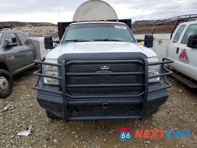 Piąte zdjęcie samochodu w środku: 2016 FORD F550 SUPER DUTY VIN:1FDUF5HTXGEC58577 - miniatura