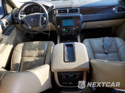Zdjęcie 8 z 14 samochodu: 2011 GMC YUKON XL DENALI VIN:1GKS1MEF6BR288488 - miniatura