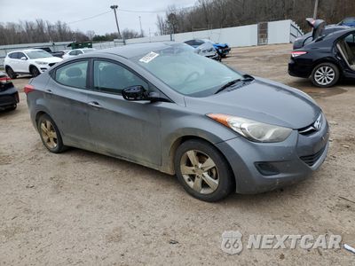 Czwarte zdjęcie samochodu z boku: 2013 HYUNDAI ELANTRA GLS VIN:5NPDH4AE6DH371801 - miniatura