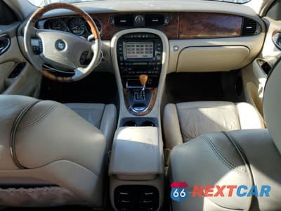 Zdjęcie 8 z 12 samochodu: 2004 JAGUAR VANDENPLAS VIN:SAJEA74C84SG03857 - miniatura