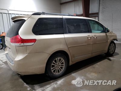 Trzecie zdjęcie samochodu z tyłu: 2013 TOYOTA SIENNA XLE VIN:5TDYK3DCXDS380132 - miniatura
