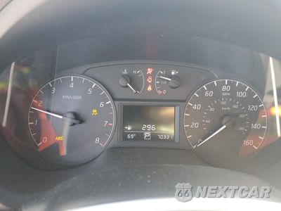 Zdjęcie 9 z 12 samochodu: 2017 NISSAN SENTRA S VIN:3N1AB7AP5HY231757 - miniatura