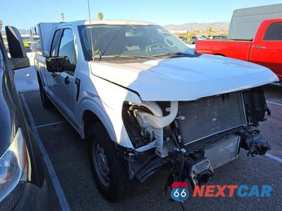 Czwarte zdjęcie samochodu z boku: 2023 FORD F150 SUPER CAB VIN:1FTEX1C85PKE05469 - miniatura