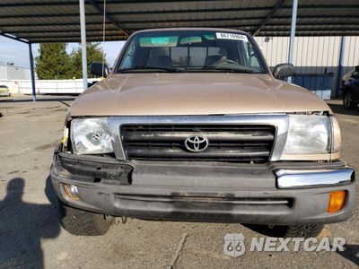 Piąte zdjęcie samochodu w środku: 1998 TOYOTA TACOMA XTRACAB VIN:4TAWM72N6WZ063717 - miniatura