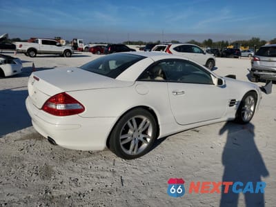 Trzecie zdjęcie samochodu z tyłu: 2008 MERCEDES-BENZ SL 550 VIN:WDBSK71F38F140629 - miniatura
