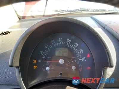Zdjęcie 9 z 14 samochodu: 2005 VOLKSWAGEN NEW BEETLE GLS VIN:3VWCD31Y55M360017 - miniatura